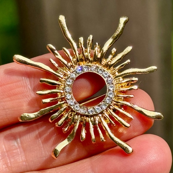 🔥2/$20 Sun Brooch Rhinestone Sun pin - Picture 6 of 8